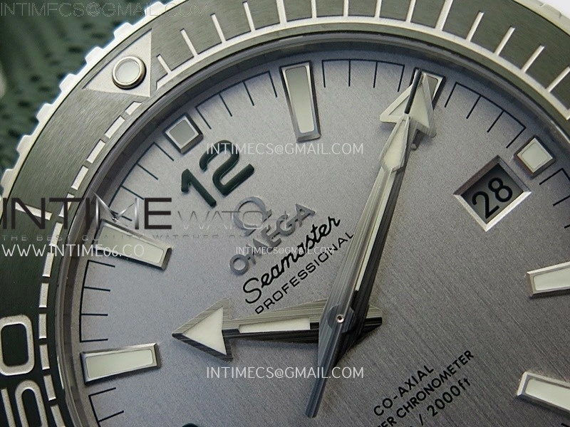 Planet Ocean 600M 43.5mm Green Ceramic Bezel SS VSF 1:1 Best Edition Silver Dial on Green Rubber Strap A8900